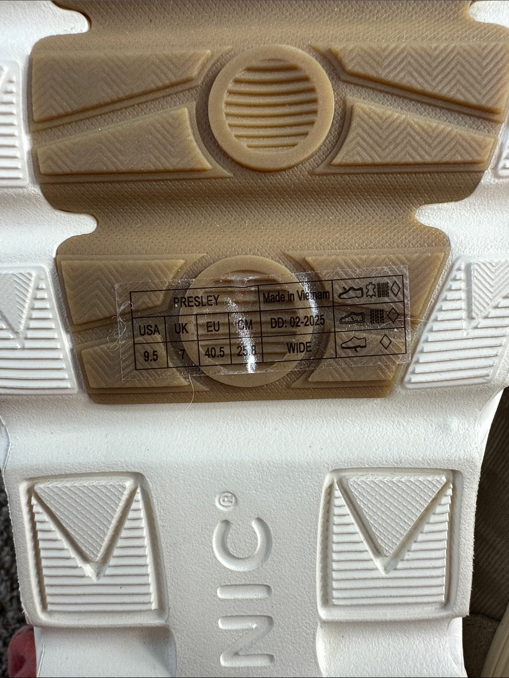 Vionic Presley Sneakers - like new - Picture 4 of 6